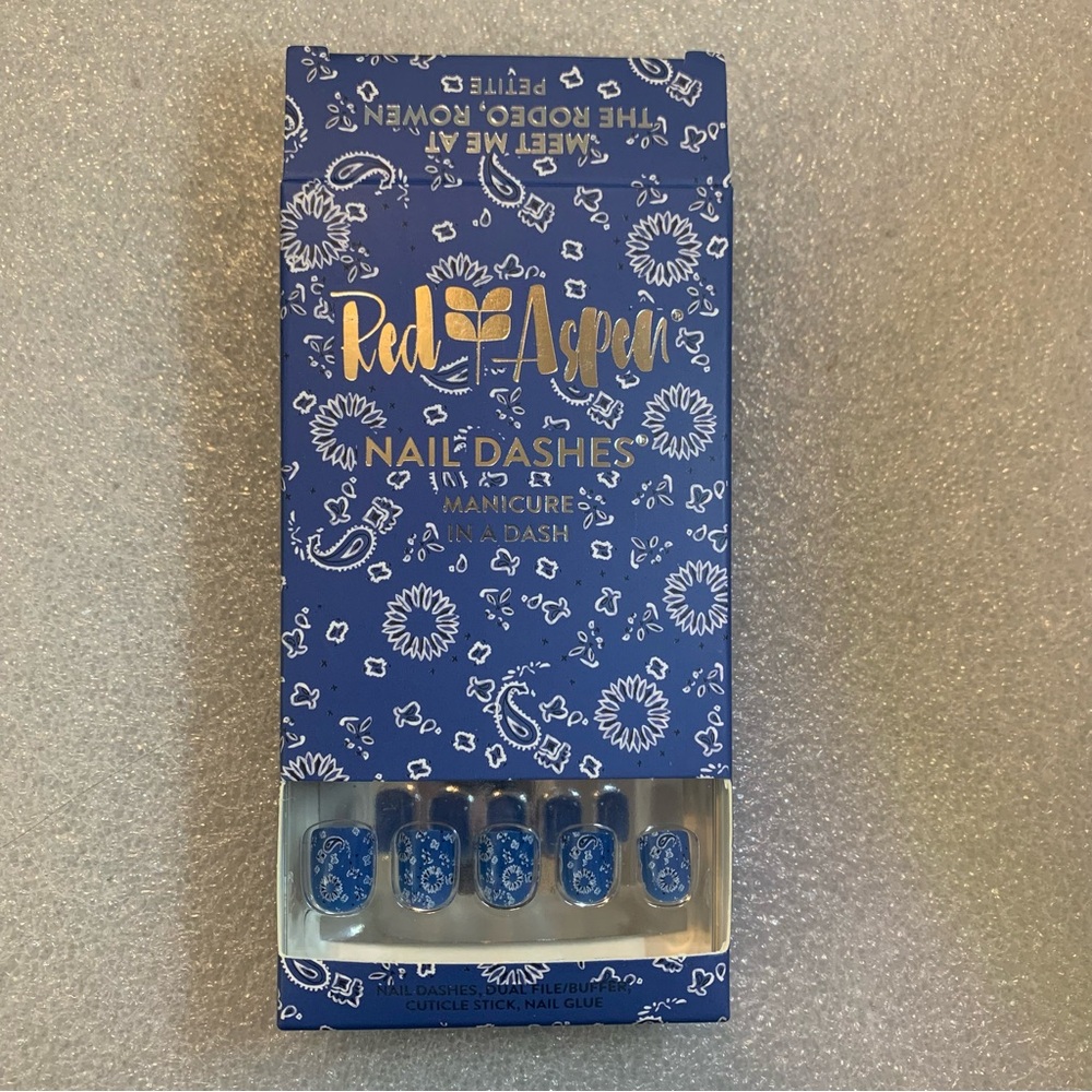 Red Aspen Blue Press-On Nails Petite’s